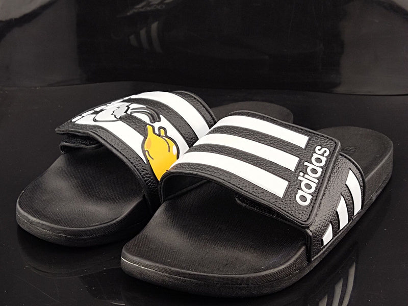 Les sandales claquettes Adidas sont un incontournable pour ceux qui recherchent un mélange parfait entre confort et style décontracté.