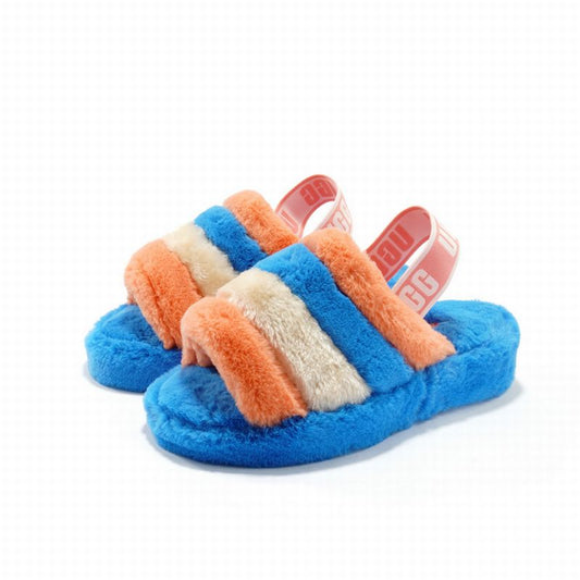Les sandales claquettes UGG allient un confort exceptionnel et un design tendance, parfaites pour se détendre avec style.