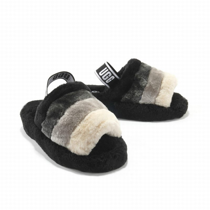 Les sandales claquettes UGG allient un confort exceptionnel et un design tendance, parfaites pour se détendre avec style.