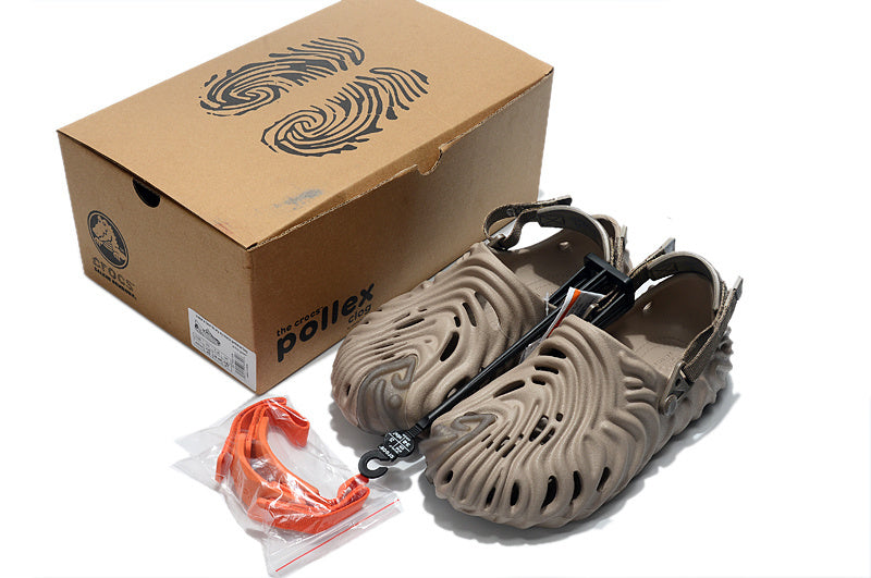 Les sandales Crocs Salehe Bembury Crocodile révolutionnent le style des claquettes en apportant une touche futuriste et organique, propre à l’univers du designer.