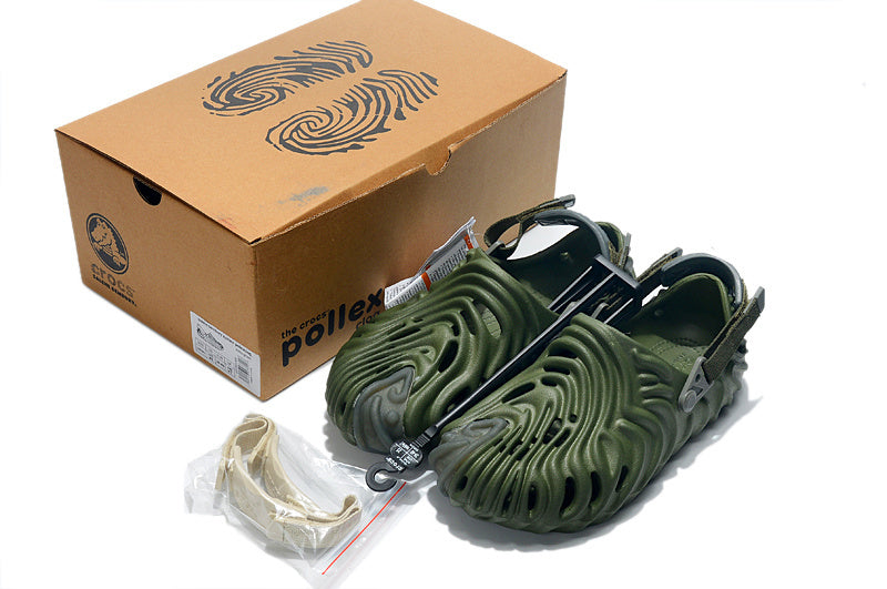 Les sandales Crocs Salehe Bembury Crocodile révolutionnent le style des claquettes en apportant une touche futuriste et organique, propre à l’univers du designer.