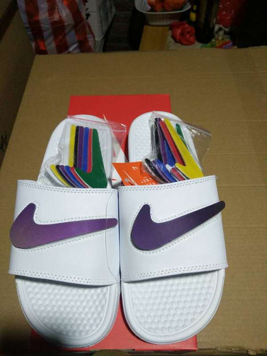 Les sandales claquettes nike sont un incontournable pour ceux qui recherchent un mélange parfait entre confort et style décontracté.