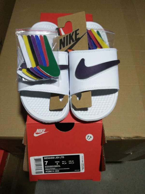 Les sandales claquettes nike sont un incontournable pour ceux qui recherchent un mélange parfait entre confort et style décontracté.