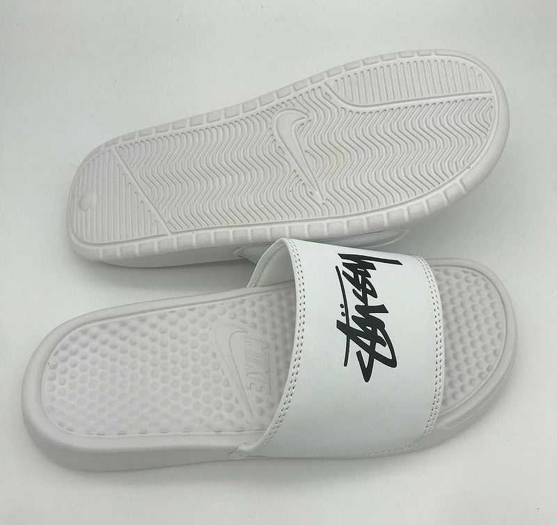 Les sandales claquettes nike sont un incontournable pour ceux qui recherchent un mélange parfait entre confort et style décontracté.