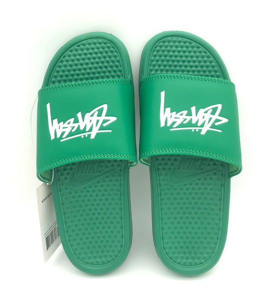 Les sandales claquettes nike sont un incontournable pour ceux qui recherchent un mélange parfait entre confort et style décontracté.