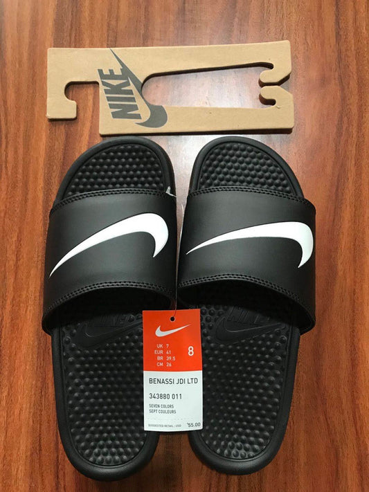 Les sandales claquettes nike sont un incontournable pour ceux qui recherchent un mélange parfait entre confort et style décontracté.
