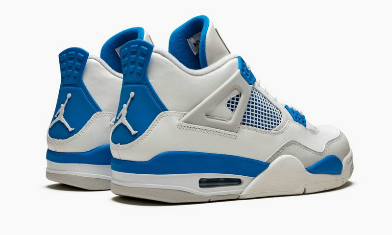 Les baskets grande taille Jordan 4 offrent le même style iconique que le modèle original, tout en répondant  aux besoins des pointures supérieures.