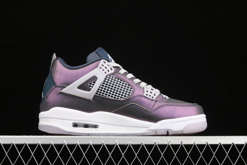 Les baskets grande taille Jordan 4 offrent le même style iconique que le modèle original, tout en répondant  aux besoins des pointures supérieures.