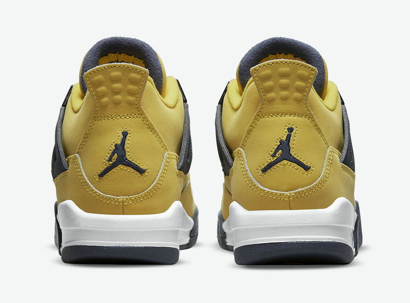 Les baskets grande taille Jordan 4 offrent le même style iconique que le modèle original, tout en répondant  aux besoins des pointures supérieures.