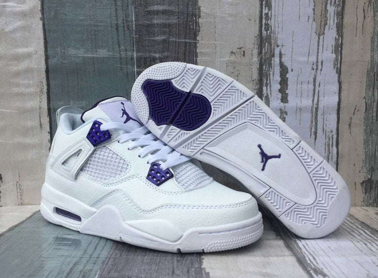 Les baskets grande taille Jordan 4 offrent le même style iconique que le modèle original, tout en répondant  aux besoins des pointures supérieures.