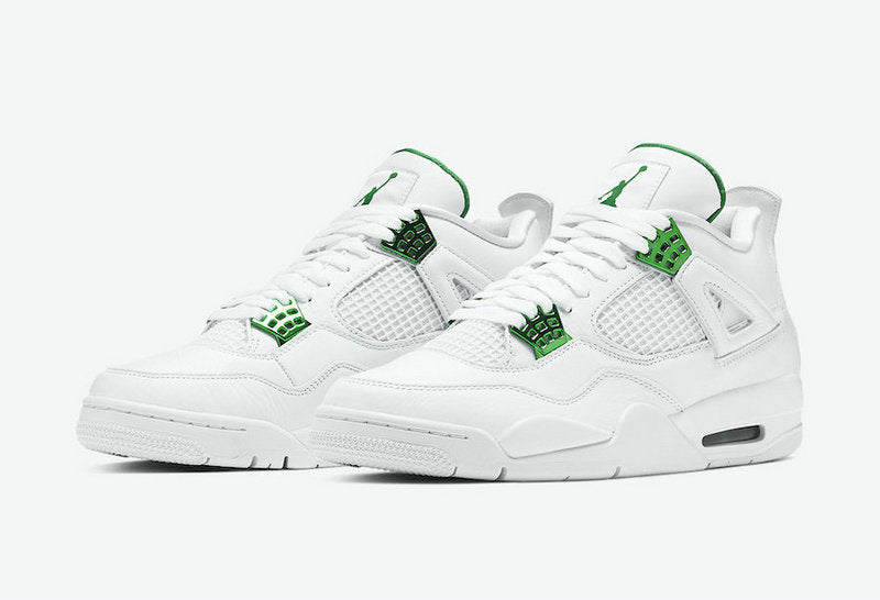 Les baskets grande taille Jordan 4 offrent le même style iconique que le modèle original, tout en répondant  aux besoins des pointures supérieures.