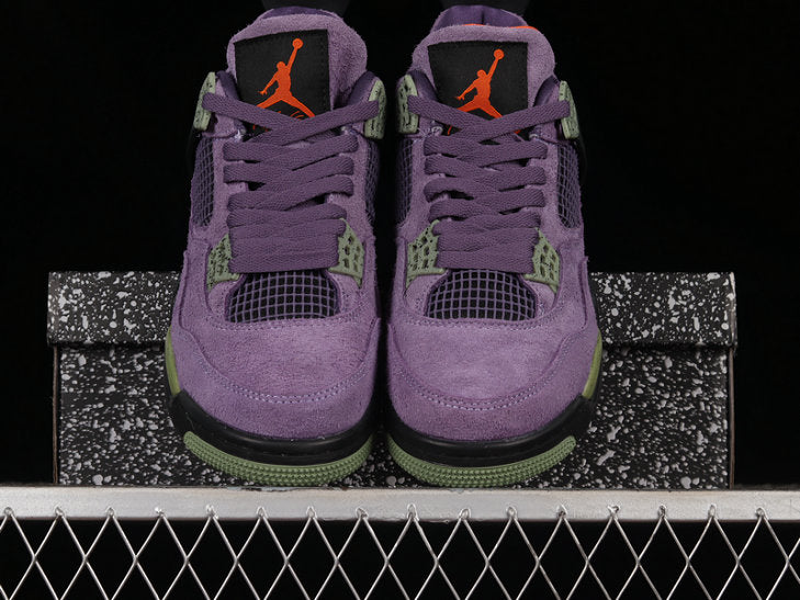 Les baskets grande taille Jordan 4 offrent le même style iconique que le modèle original, tout en répondant  aux besoins des pointures supérieures.