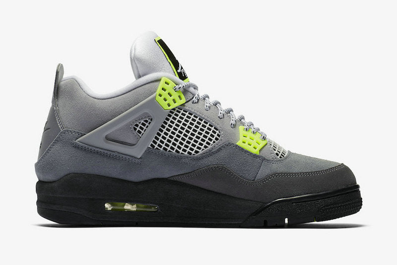 Les baskets grande taille Jordan 4 offrent le même style iconique que le modèle original, tout en répondant  aux besoins des pointures supérieures.