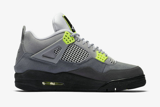 Les baskets grande taille Jordan 4 offrent le même style iconique que le modèle original, tout en répondant  aux besoins des pointures supérieures.