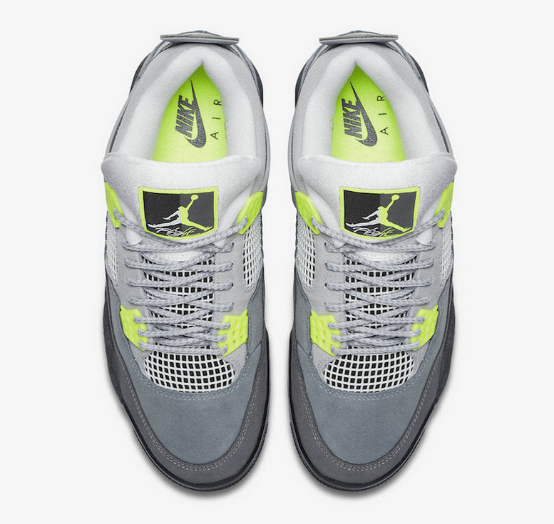 Les baskets grande taille Jordan 4 offrent le même style iconique que le modèle original, tout en répondant  aux besoins des pointures supérieures.