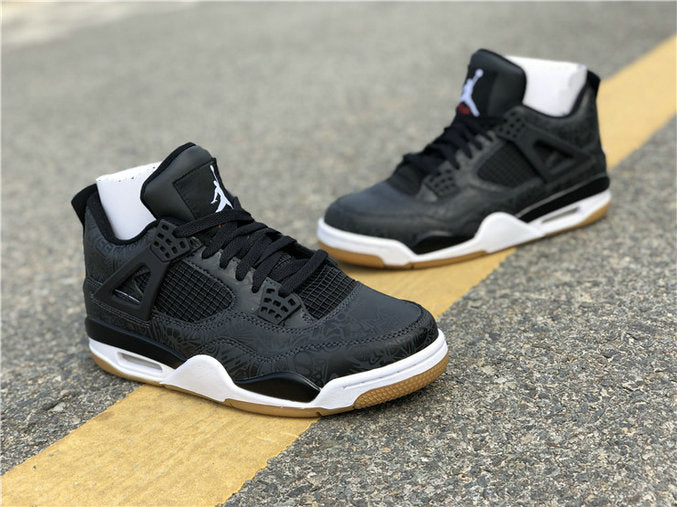 Les baskets grande taille Jordan 4 offrent le même style iconique que le modèle original, tout en répondant  aux besoins des pointures supérieures.