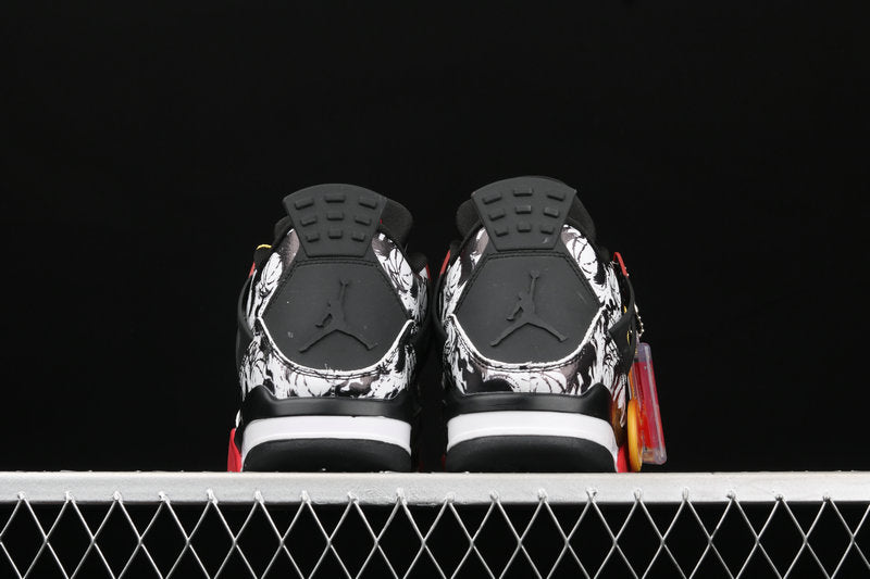 Les baskets grande taille Jordan 4 offrent le même style iconique que le modèle original, tout en répondant  aux besoins des pointures supérieures.