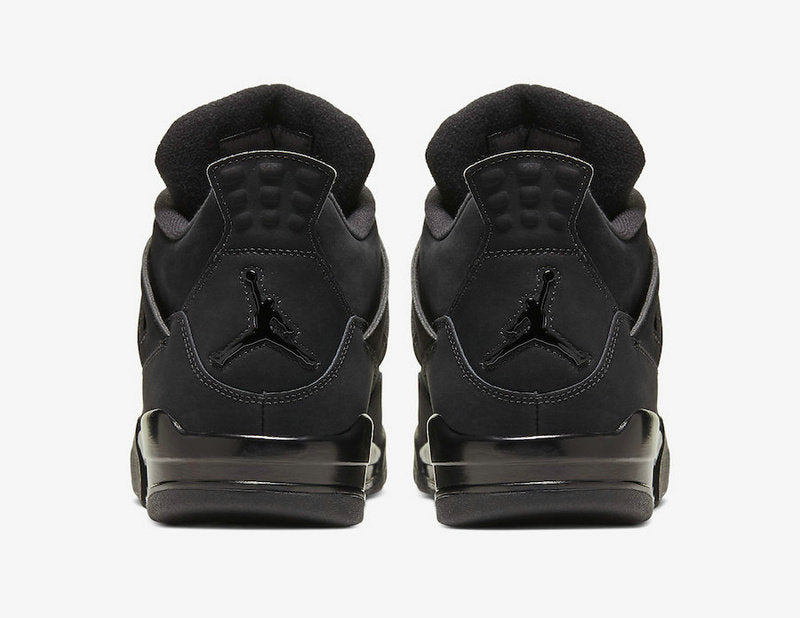 Les baskets grande taille Jordan 4 offrent le même style iconique que le modèle original, tout en répondant  aux besoins des pointures supérieures.