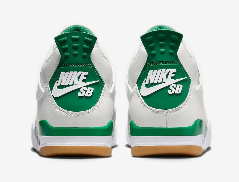 Les baskets grande taille Jordan 4 offrent le même style iconique que le modèle original, tout en répondant  aux besoins des pointures supérieures.