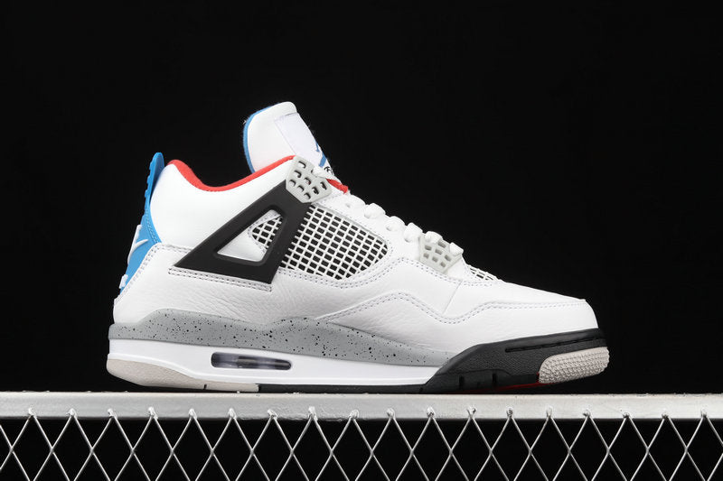 Les baskets grande taille Jordan 4 offrent le même style iconique que le modèle original, tout en répondant  aux besoins des pointures supérieures.
