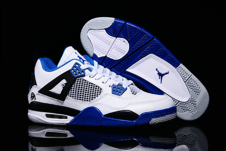 Les baskets grande taille Jordan 4 offrent le même style iconique que le modèle original, tout en répondant  aux besoins des pointures supérieures.