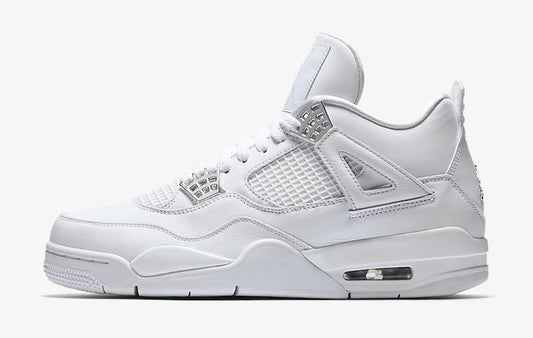 Les baskets grande taille Jordan 4 offrent le même style iconique que le modèle original, tout en répondant  aux besoins des pointures supérieures.