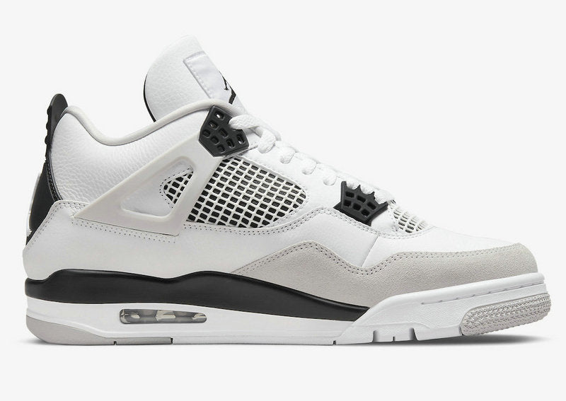 Les baskets grande taille Jordan 4 offrent le même style iconique que le modèle original, tout en répondant  aux besoins des pointures supérieures.