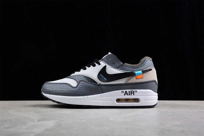 Les baskets grande taille Nike Air Max 1 conservent l’élégance intemporelle du modèle original tout en s’adaptant parfaitement aux grandes pointures.