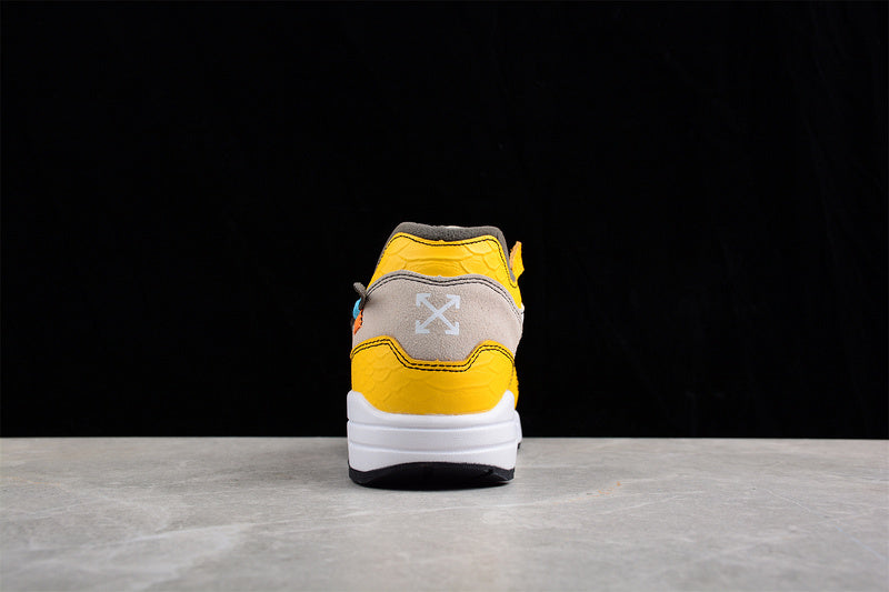Les baskets grande taille Nike Air Max 1 conservent l’élégance intemporelle du modèle original tout en s’adaptant parfaitement aux grandes pointures.
