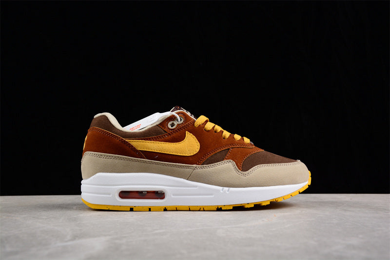 Les baskets grande taille Nike Air Max 1 conservent l’élégance intemporelle du modèle original tout en s’adaptant parfaitement aux grandes pointures.