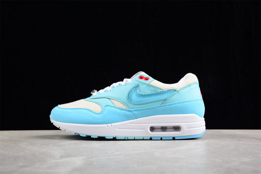 Les baskets grande taille Nike Air Max 1 conservent l’élégance intemporelle du modèle original tout en s’adaptant parfaitement aux grandes pointures.