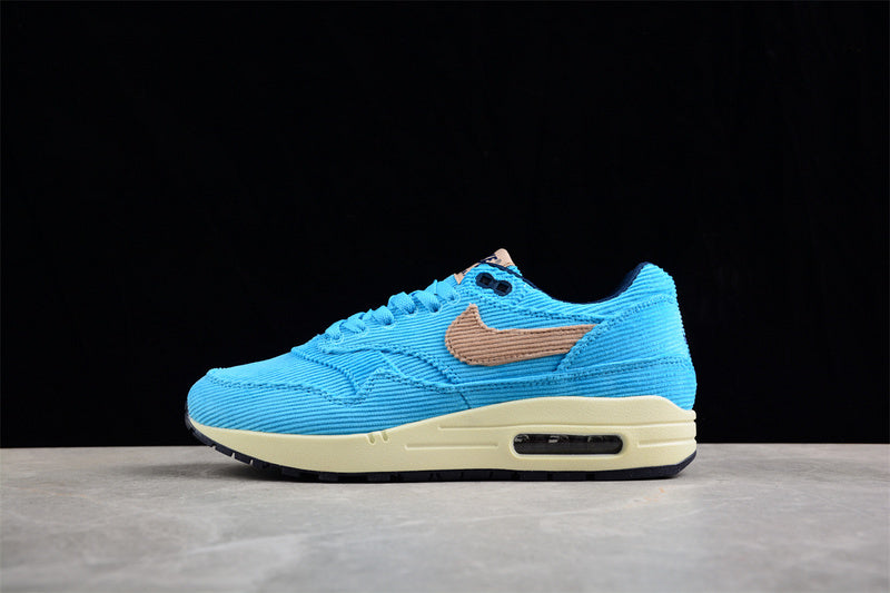 Les baskets grande taille Nike Air Max 1 conservent l’élégance intemporelle du modèle original tout en s’adaptant parfaitement aux grandes pointures.