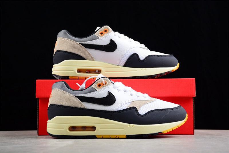 Les baskets grande taille Nike Air Max 1 conservent l’élégance intemporelle du modèle original tout en s’adaptant parfaitement aux grandes pointures.