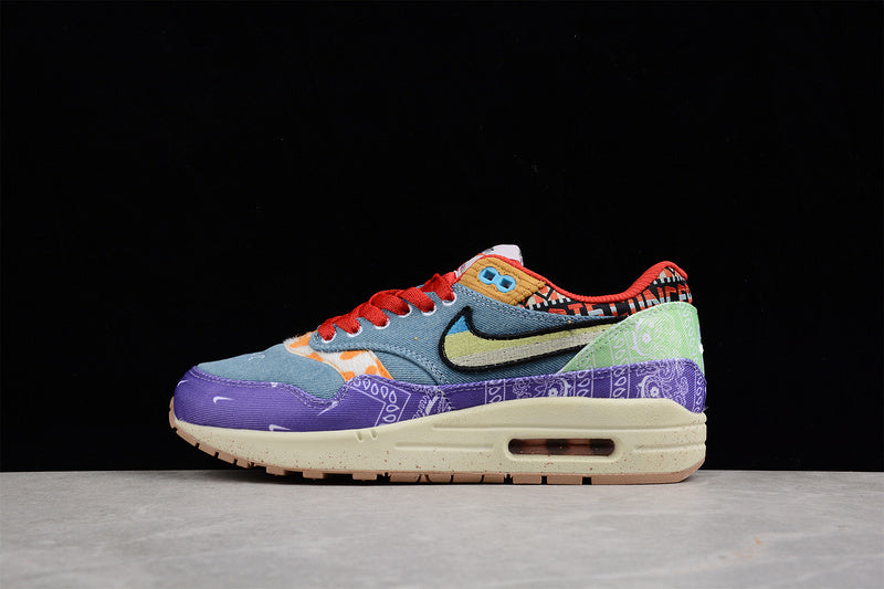 Les baskets grande taille Nike Air Max 1 conservent l’élégance intemporelle du modèle original tout en s’adaptant parfaitement aux grandes pointures.