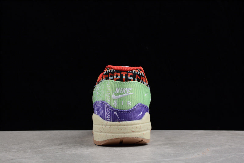 Les baskets grande taille Nike Air Max 1 conservent l’élégance intemporelle du modèle original tout en s’adaptant parfaitement aux grandes pointures.