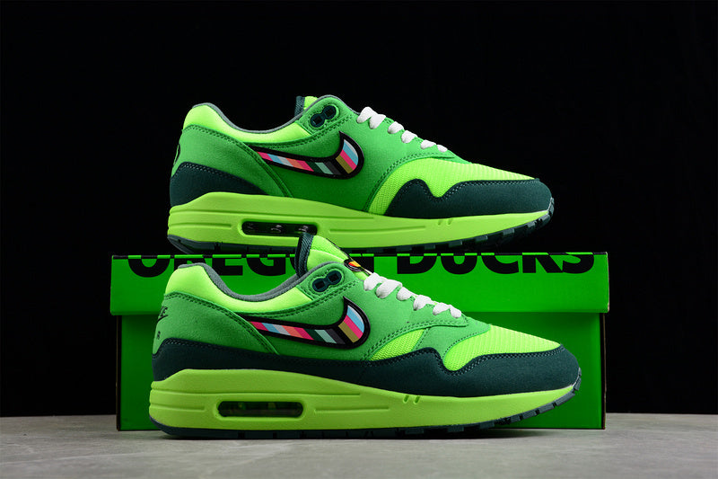 Les baskets grande taille Nike Air Max 1 conservent l’élégance intemporelle du modèle original tout en s’adaptant parfaitement aux grandes pointures.