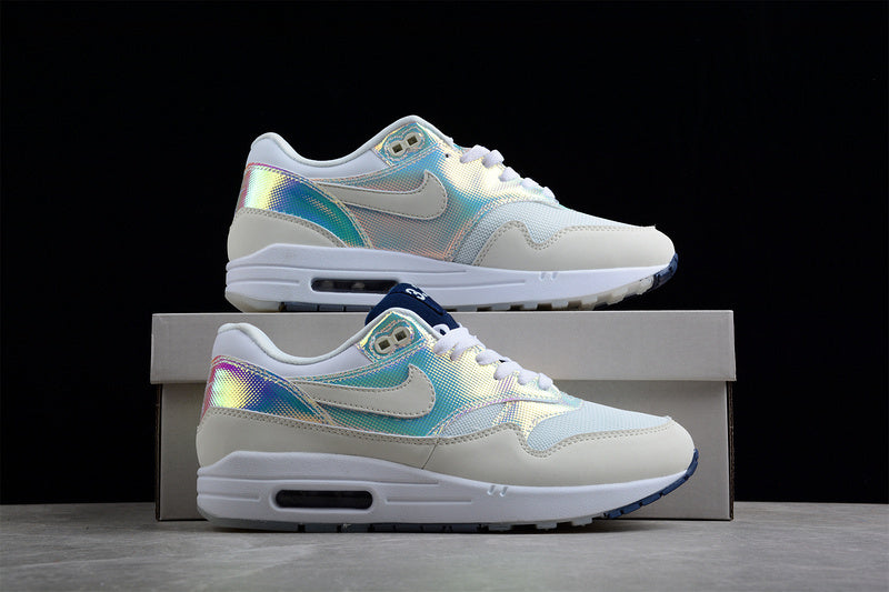 Les baskets grande taille Nike Air Max 1 conservent l’élégance intemporelle du modèle original tout en s’adaptant parfaitement aux grandes pointures.
