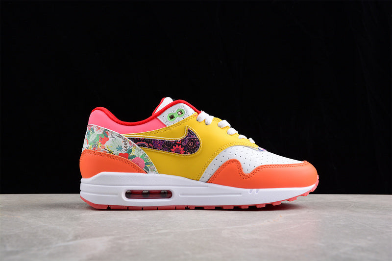 Les baskets grande taille Nike Air Max 1 conservent l’élégance intemporelle du modèle original tout en s’adaptant parfaitement aux grandes pointures.
