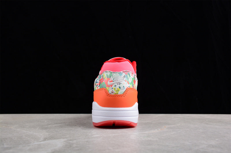 Les baskets grande taille Nike Air Max 1 conservent l’élégance intemporelle du modèle original tout en s’adaptant parfaitement aux grandes pointures.