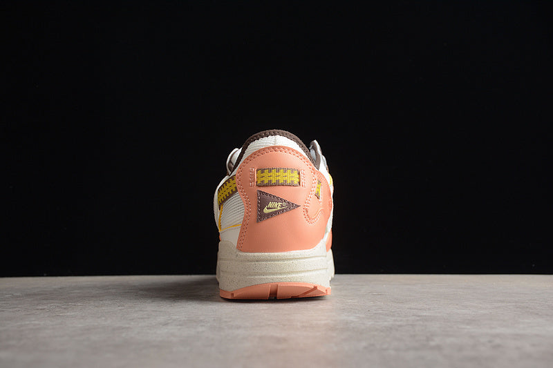 Les baskets grande taille Nike Air Max 1.

 conservent l’élégance intemporelle du modèle original tout en s’adaptant parfaitement aux grandes pointures.
