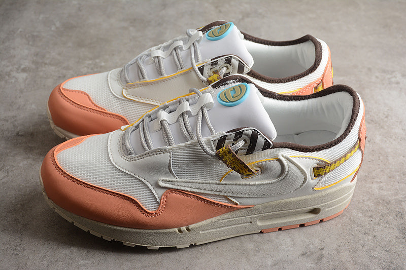 Les baskets grande taille Nike Air Max 1.

 conservent l’élégance intemporelle du modèle original tout en s’adaptant parfaitement aux grandes pointures.