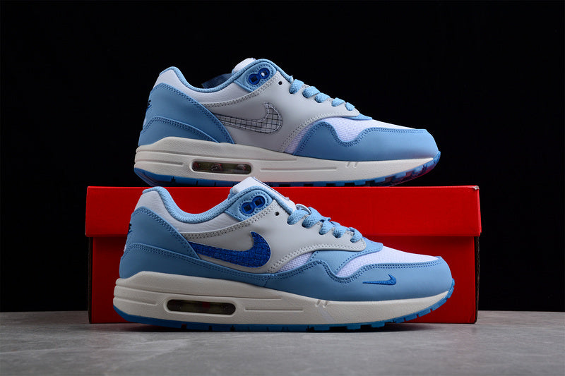 Les baskets grande taille Nike Air Max 1.

 conservent l’élégance intemporelle du modèle original tout en s’adaptant parfaitement aux grandes pointures.