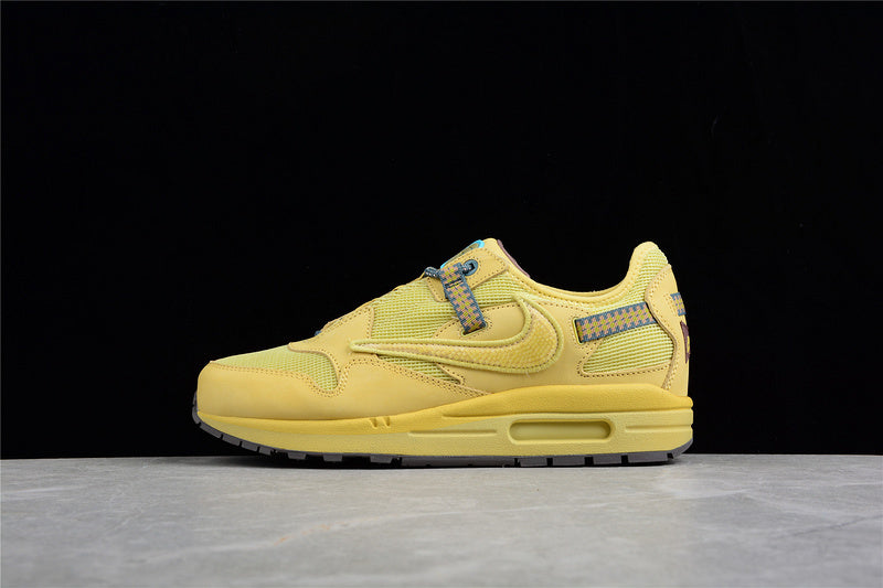 Les baskets grande taille Nike Air Max 1.

 conservent l’élégance intemporelle du modèle original tout en s’adaptant parfaitement aux grandes pointures.