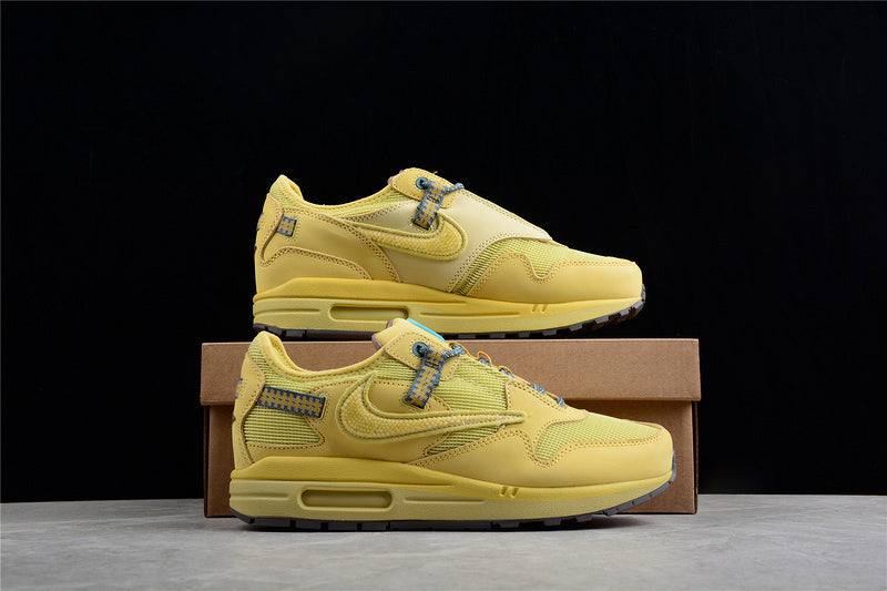 Les baskets grande taille Nike Air Max 1.

 conservent l’élégance intemporelle du modèle original tout en s’adaptant parfaitement aux grandes pointures.
