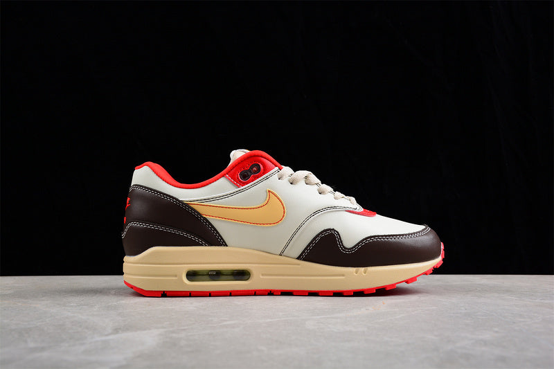 Les baskets grande taille Nike Air Max 1.

 conservent l’élégance intemporelle du modèle original tout en s’adaptant parfaitement aux grandes pointures.