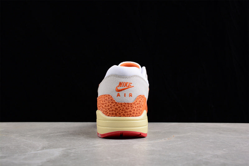 Les baskets grande taille Nike Air Max 1.

 conservent l’élégance intemporelle du modèle original tout en s’adaptant parfaitement aux grandes pointures.