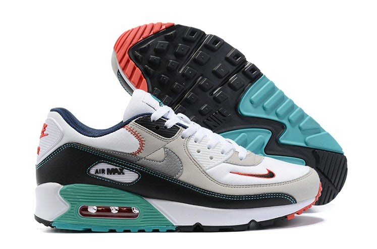 Les baskets grande taille Nike Air Max 90 conservent le design emblématique du modèle original tout en offrant un chaussant parfaitement adapté aux grandes pointures.