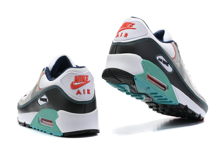 Les baskets grande taille Nike Air Max 90 conservent le design emblématique du modèle original tout en offrant un chaussant parfaitement adapté aux grandes pointures.
