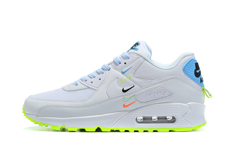 Les baskets grande taille Nike Air Max 90 conservent le design emblématique du modèle original tout en offrant un chaussant parfaitement adapté aux grandes pointures.