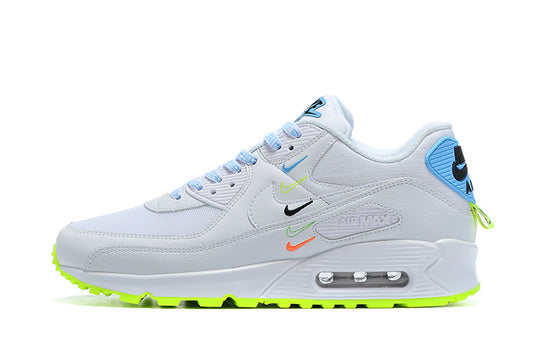 Les baskets grande taille Nike Air Max 90 conservent le design emblématique du modèle original tout en offrant un chaussant parfaitement adapté aux grandes pointures.